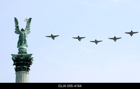 Augusztus 20-i tisztavatás a Hősök terén-stock-foto