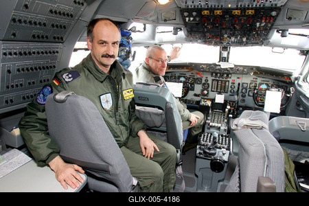 AWACS repülőgép teszteli az új légiirányító rendszert Kecskeméten-stock-foto