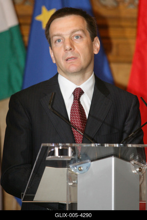 Sajtótájékoztató a miniszterelnök jelölt személyéről-stock-foto