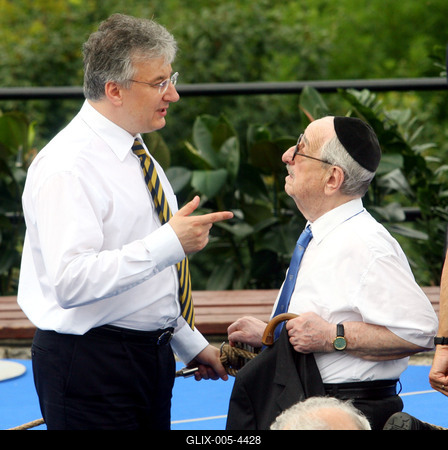 George Bush Budapesten-stock-foto