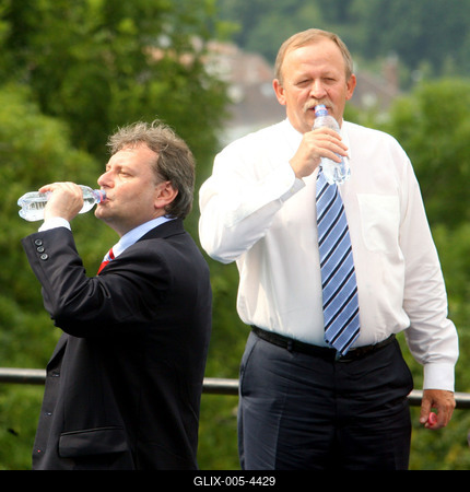 George Bush Budapesten-stock-foto