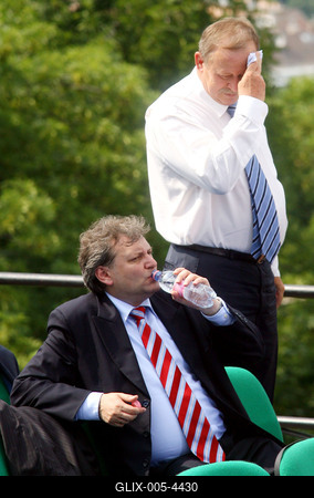 George Bush Budapesten-stock-foto