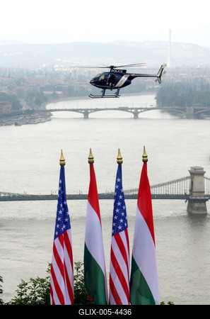 George Bush Budapesten-stock-foto