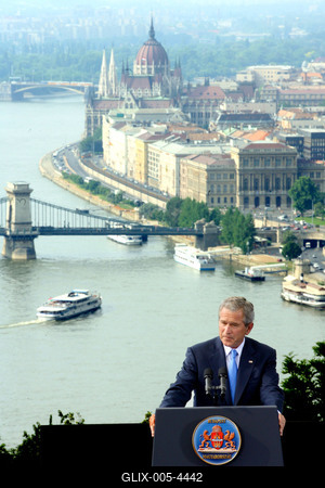 George Bush Budapesten-stock-foto