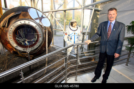 Ötven éves az űrkorszak - kiállítás a Közlekedési Múzeumban-stock-foto