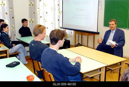 Magyar Bálint a Madách Imre Gimnáziumban-stock-foto