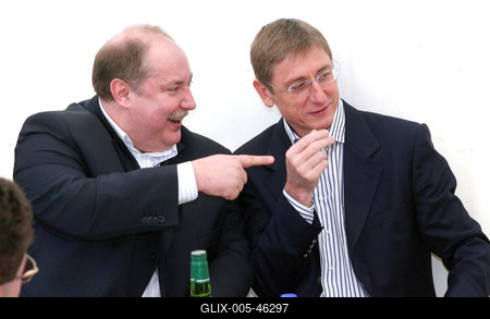 Tömegek a városligeti majálison-stock-foto