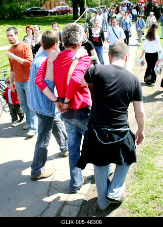 Tömegek a városligeti majálison-stock-foto