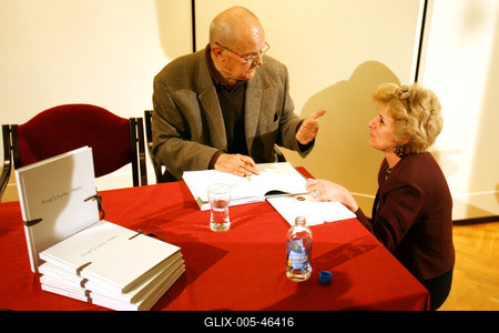 Rajzok és írások – Makovecz Imre könyvbemutatója-stock-foto