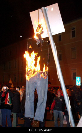 MÖM nagygyűlés a Blaha Lujza téren-stock-foto
