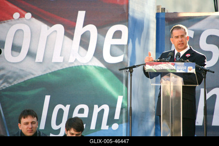 A Fidesz ünnepi nagygyűlése az Erzsébet-hídnál-stock-foto