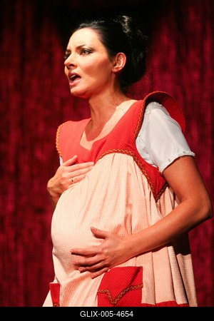 Színház - Családi ágy a Komédiumban-stock-foto