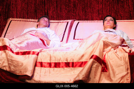 Színház - Családi ágy a Komédiumban-stock-foto