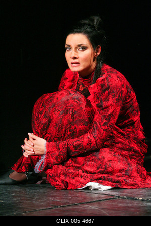 Színház - Családi ágy a Komédiumban-stock-foto