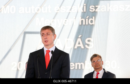 Átadták a Megyeri hidat-stock-foto