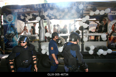 Megdobálták és szidalmazták a melegeket-stock-foto