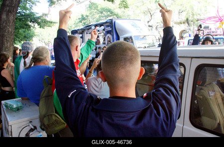 Megdobálták és szidalmazták a melegeket-stock-foto