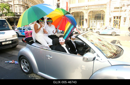 Megdobálták és szidalmazták a melegeket-stock-foto