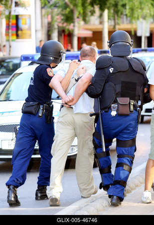 Megdobálták és szidalmazták a melegeket-stock-foto