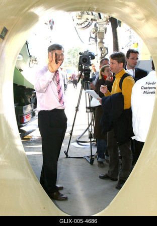 Demszky a csőben-stock-foto