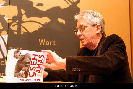 Hosszú idő után jelent meg újra a rajongók előtt Cseh Tamás-stock-foto