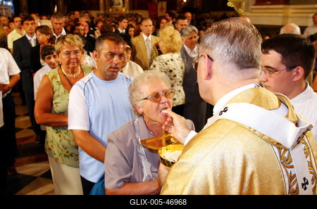 Szentmise a Szent István bazilikában-stock-foto