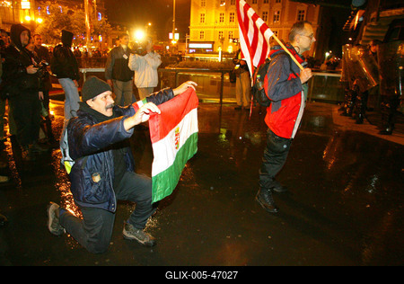 Molotovval ünnepelt a Magyar Önvédelmi Mozgalom-stock-foto