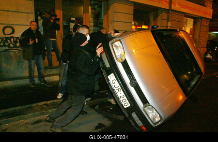 Molotovval ünnepelt a Magyar Önvédelmi Mozgalom-stock-foto