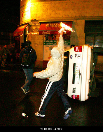 Molotovval ünnepelt a Magyar Önvédelmi Mozgalom-stock-foto