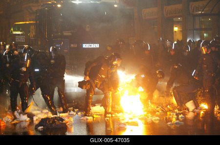 Molotovval ünnepelt a Magyar Önvédelmi Mozgalom-stock-foto