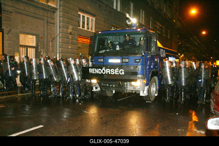 Molotovval ünnepelt a Magyar Önvédelmi Mozgalom-stock-foto