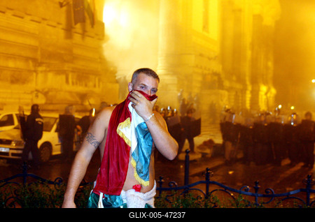 Ostrom az MTV székház ellen-stock-foto