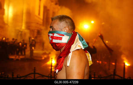 Ostrom az MTV székház ellen-stock-foto