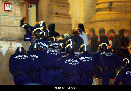 Ostrom az MTV székház ellen-stock-foto