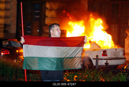 Ostrom az MTV székház ellen-stock-foto