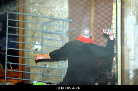 Ostrom az MTV székház ellen-stock-foto