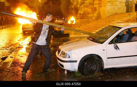 Ostrom az MTV székház ellen-stock-foto