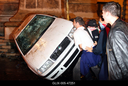 Ostrom az MTV székház ellen-stock-foto