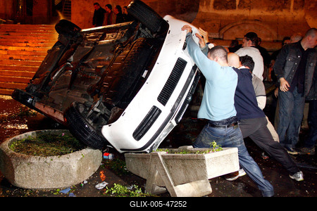 Ostrom az MTV székház ellen-stock-foto