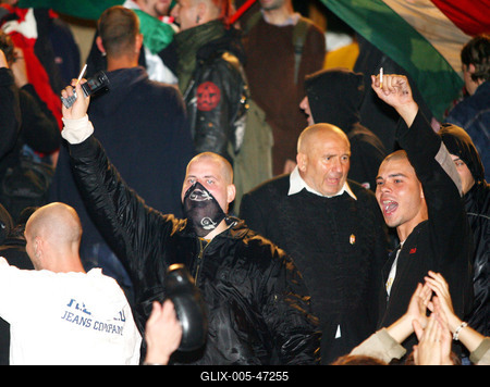 Ostrom az MTV székház ellen-stock-foto