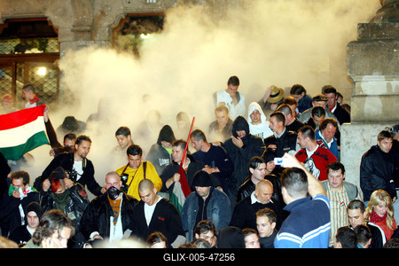 Ostrom az MTV székház ellen-stock-foto