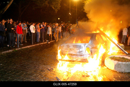 Ostrom az MTV székház ellen-stock-foto