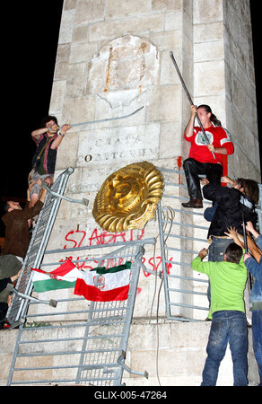 Ostrom az MTV székház ellen-stock-foto