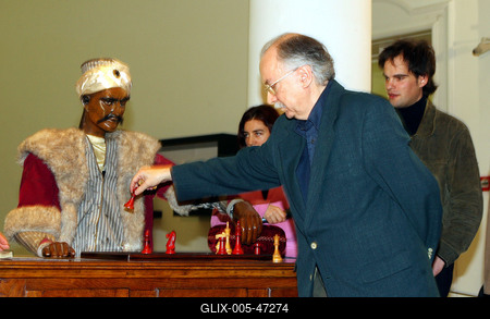 Kempelen Farkas sakkautomatája a Műcsarnokban-stock-foto