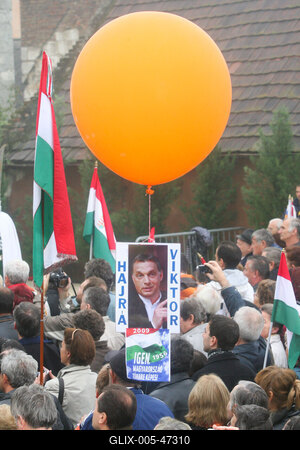 Felavatták a nagytétényi Országzászlót-stock-foto