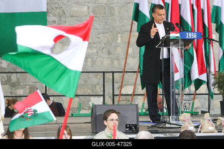 Felavatták a nagytétényi Országzászlót-stock-foto