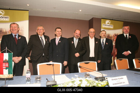 Magyar vállalkozók fogtak össze Overdose érdekében-stock-foto