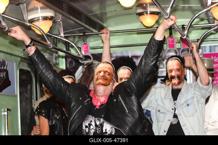 Nagy Ferók a metróban-stock-foto