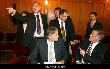 Önkormányzati egyezető fórum a Parlamentben-stock-foto