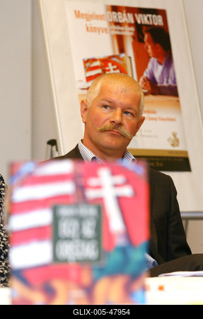 Orbán szülinapjára könyvet írt-stock-foto
